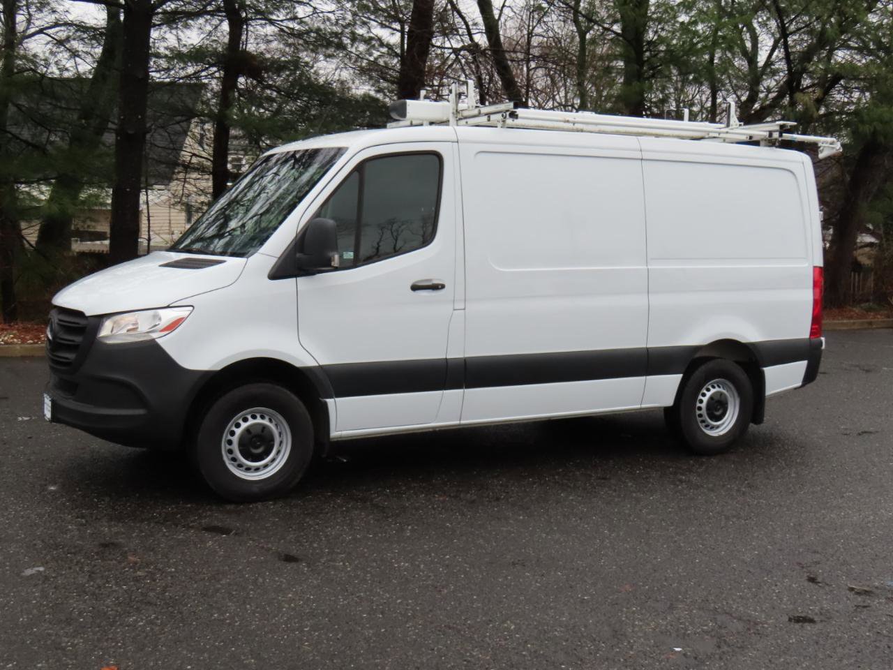 Used 2020 Mercedes-Benz Sprinter 1500 image 2
