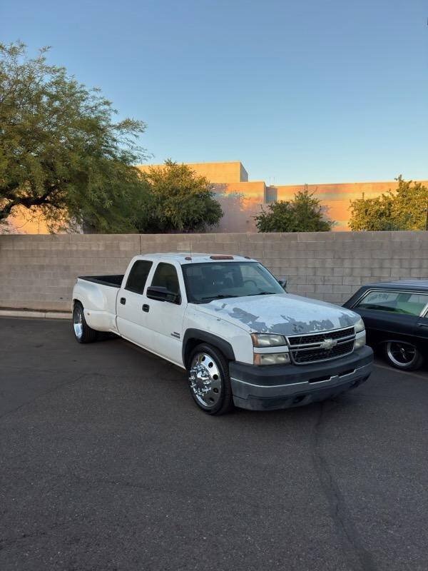 Used 2007 Chevrolet Silverado 3500 2WD Crew Cab w/ Heavy-Duty Power Package image 12
