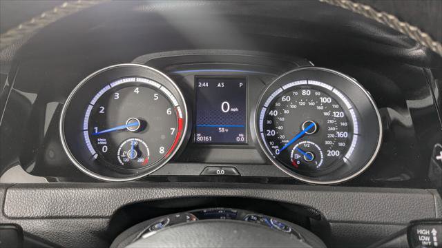 Used 2017 Volkswagen Golf R 4-Door image 26