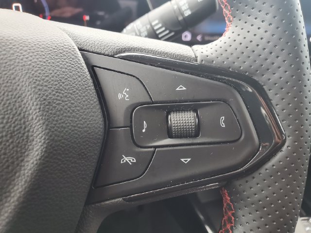 Certified 2024 Chevrolet Trax RS w/ Driver Confidence Package FWD image 23
