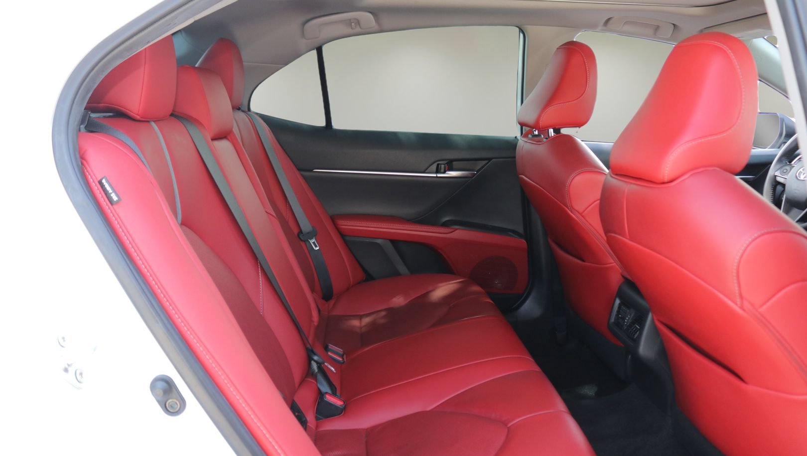 Used 2021 Toyota Camry XSE FWD image 16