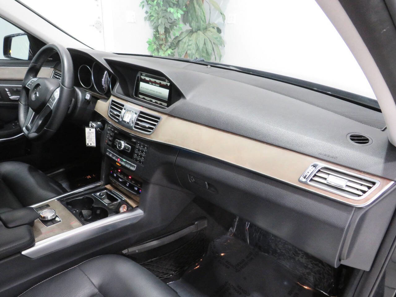 Used 2014 Mercedes-Benz E 350 Sedan image 9