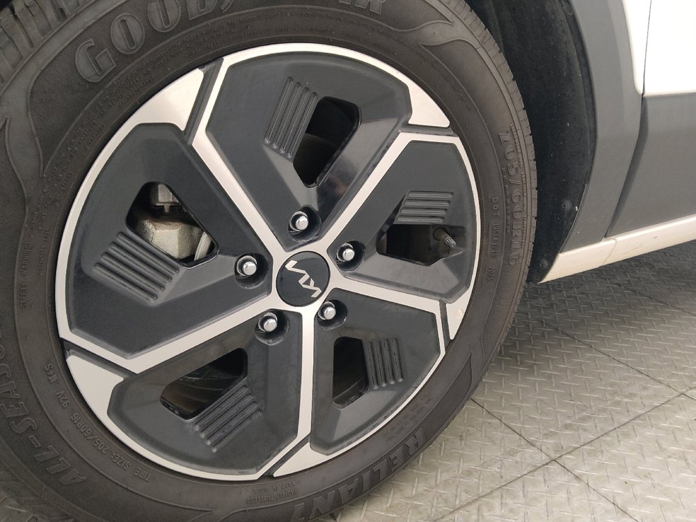 Used 2023 Kia Niro EX FWD image 31
