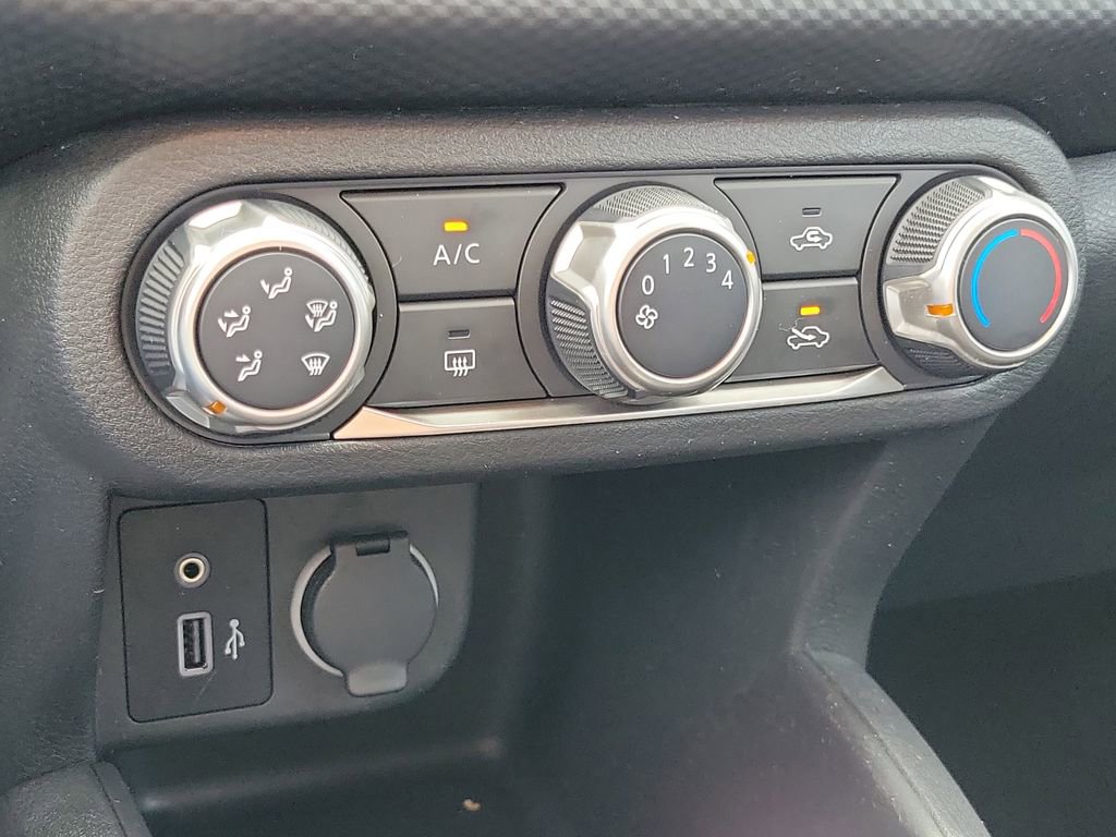 Certified 2021 Nissan Kicks S image 32