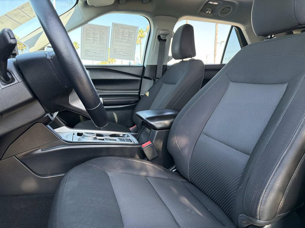 Certified 2023 Ford Explorer XLT RWD image 22