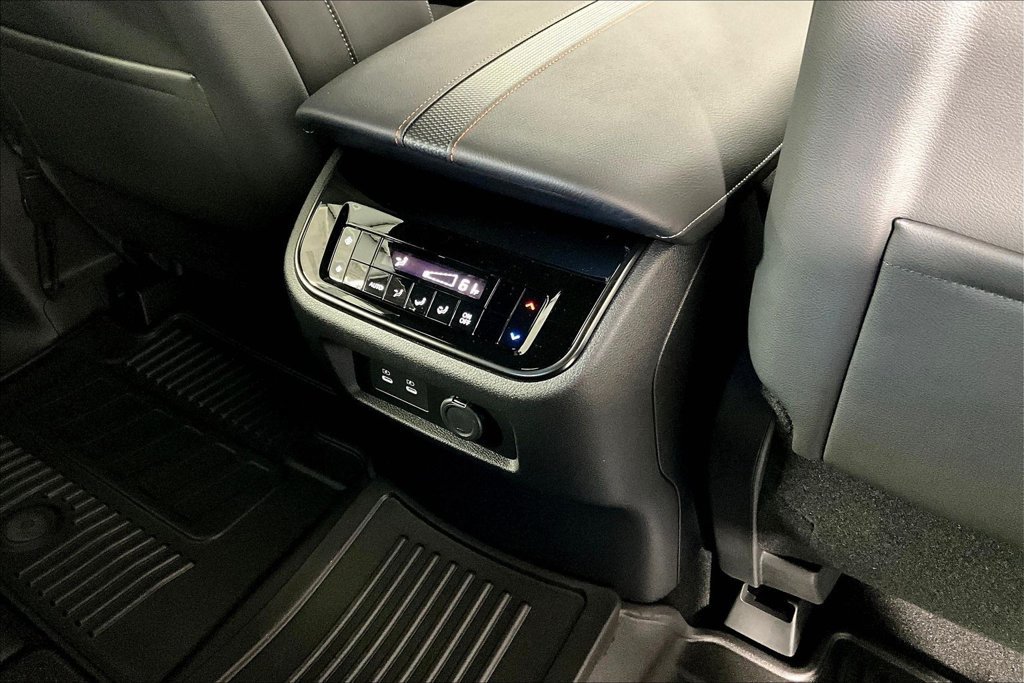 New 2026 Nissan Armada PRO-4X w/ Captain's Chari Seat Package AWD/4WD image 33