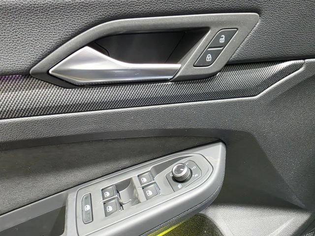 New 2026 Volkswagen GTI SE FWD image 8