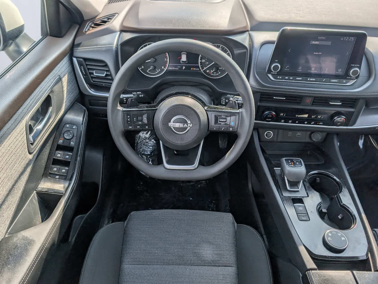 Used 2023 Nissan Rogue SV image 15