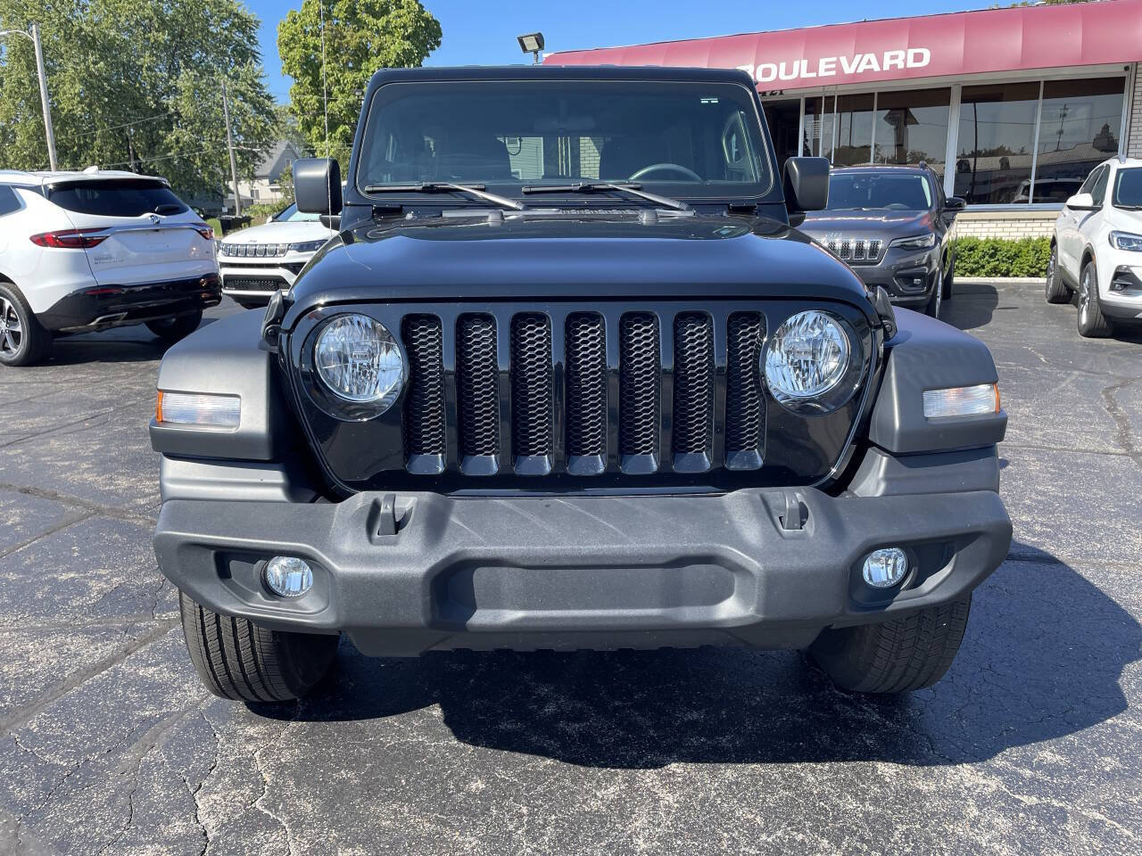 Used 2023 Jeep Wrangler Unlimited Sport AWD/4WD image 10