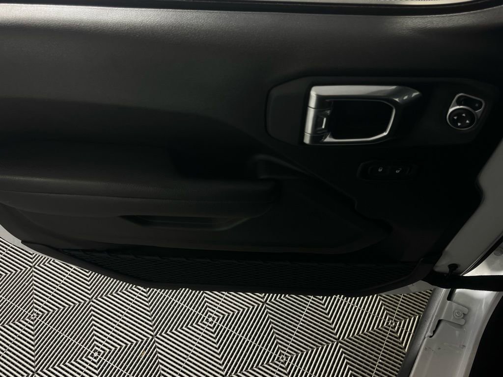 Used 2025 Jeep Wrangler Unlimited Rubicon 4xe w/ Convenience Group image 24