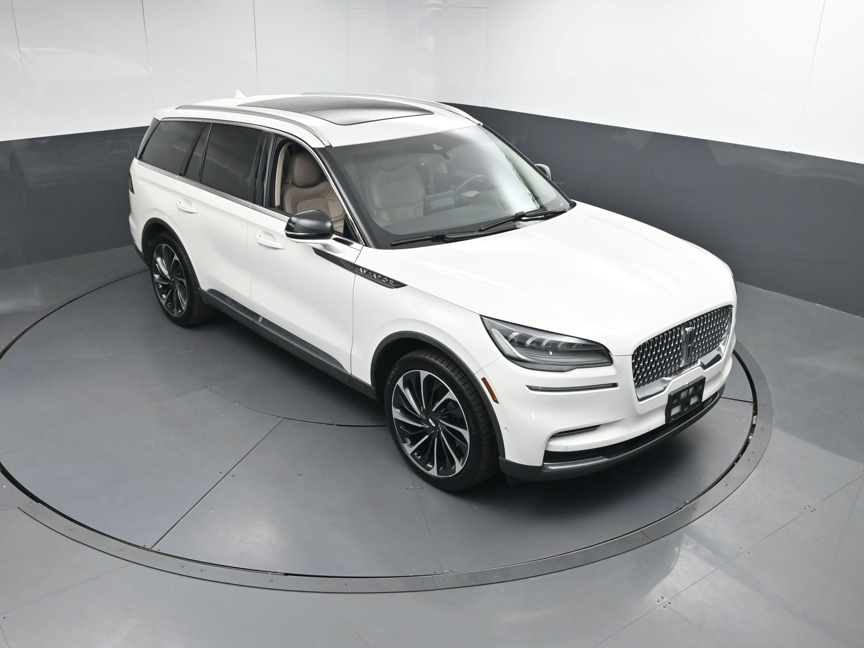 Used 2022 Lincoln Aviator Reserve w/ Equipment Group 201A image 39