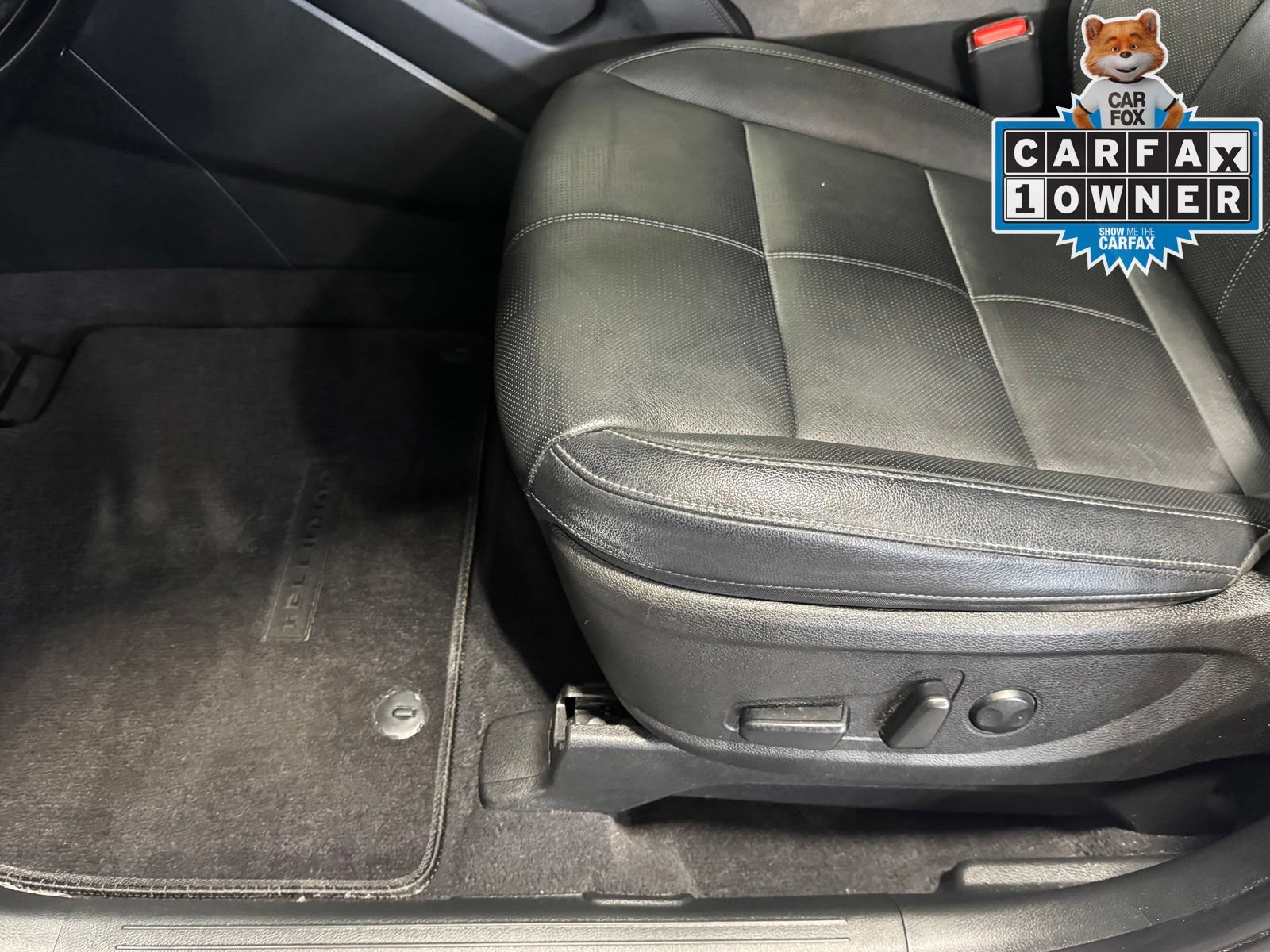 Used 2023 Kia Telluride EX w/ EX Captain's Chair Package FWD image 18
