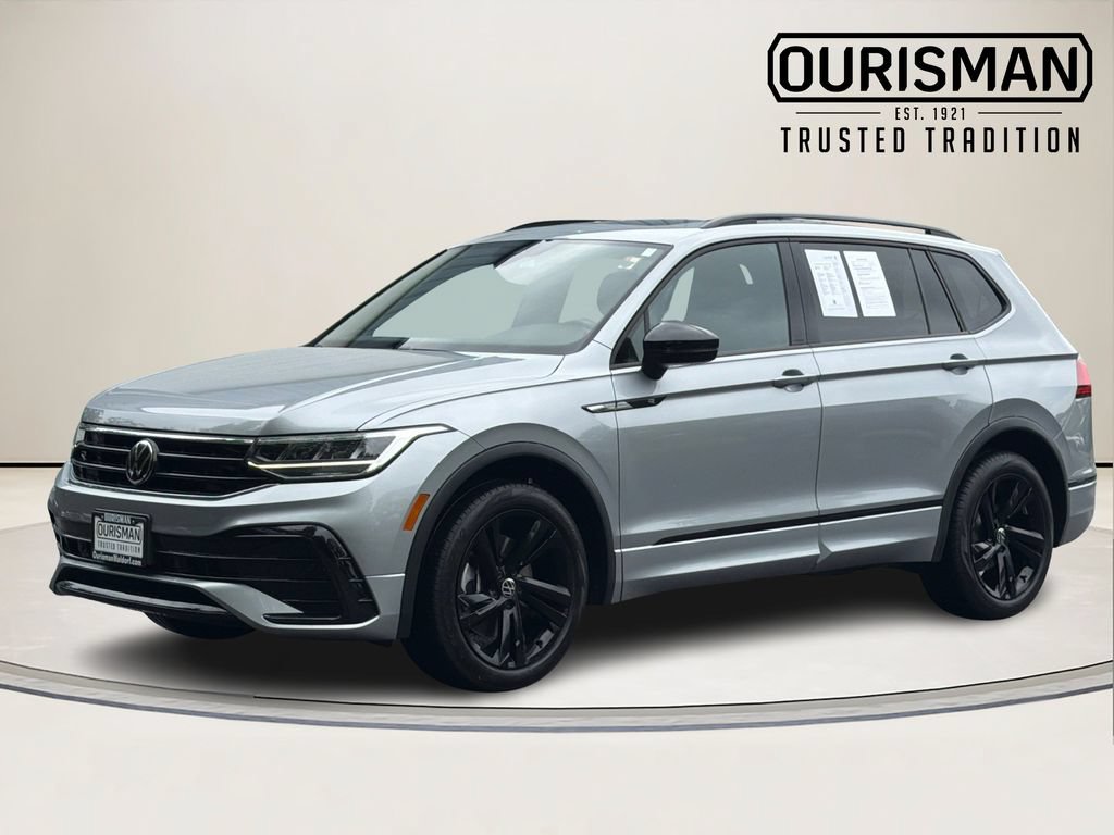 Certified 2023 Volkswagen Tiguan SE R-Line FWD image 2
