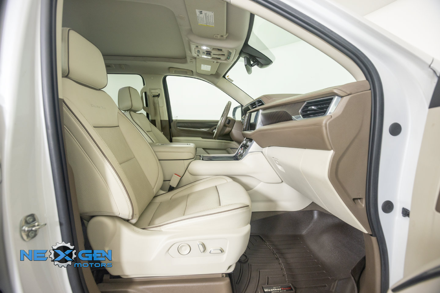 Used 2022 GMC Yukon XL Denali AWD/4WD image 8