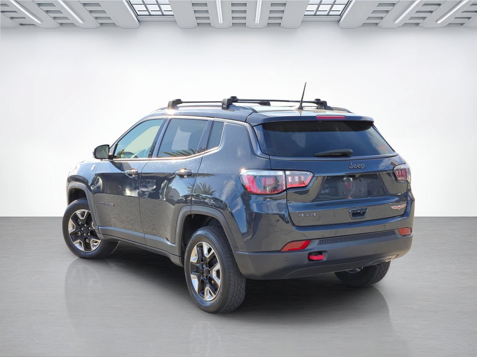 Used 2017 Jeep Compass Trailhawk w/ Navigation Group AWD/4WD image 6