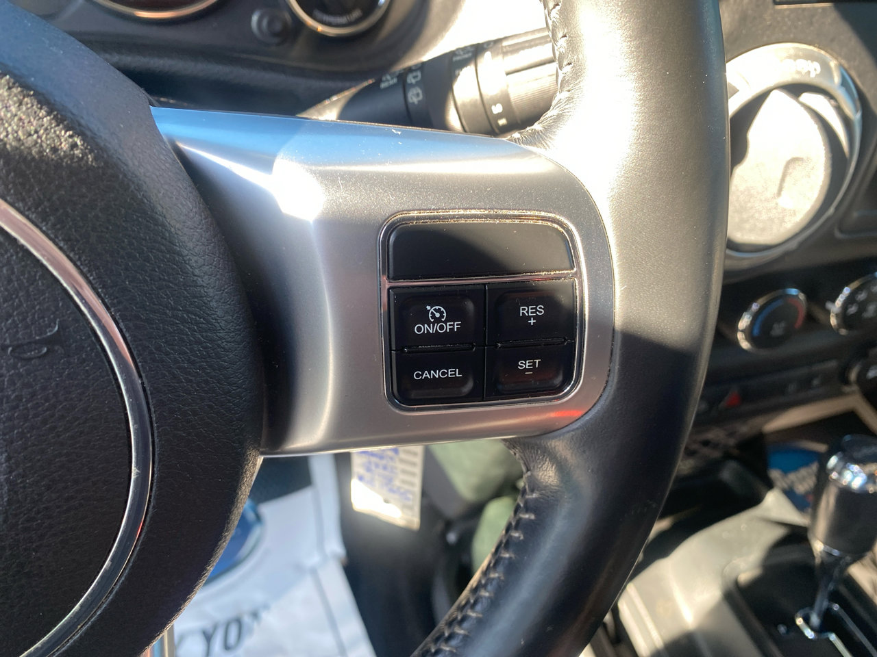 Used 2016 Jeep Wrangler Unlimited Rubicon image 15
