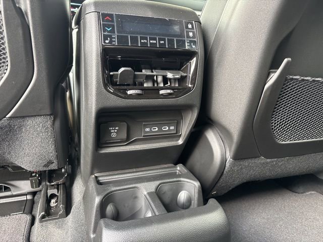 New 2026 Jeep Grand Cherokee L Limited w/ Limited Altitude Package AWD/4WD image 19