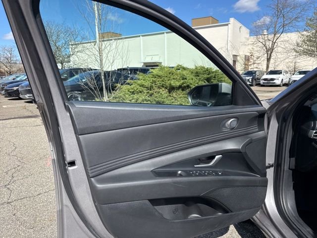 Used 2023 Hyundai Elantra SEL w/ Convenience Package image 33