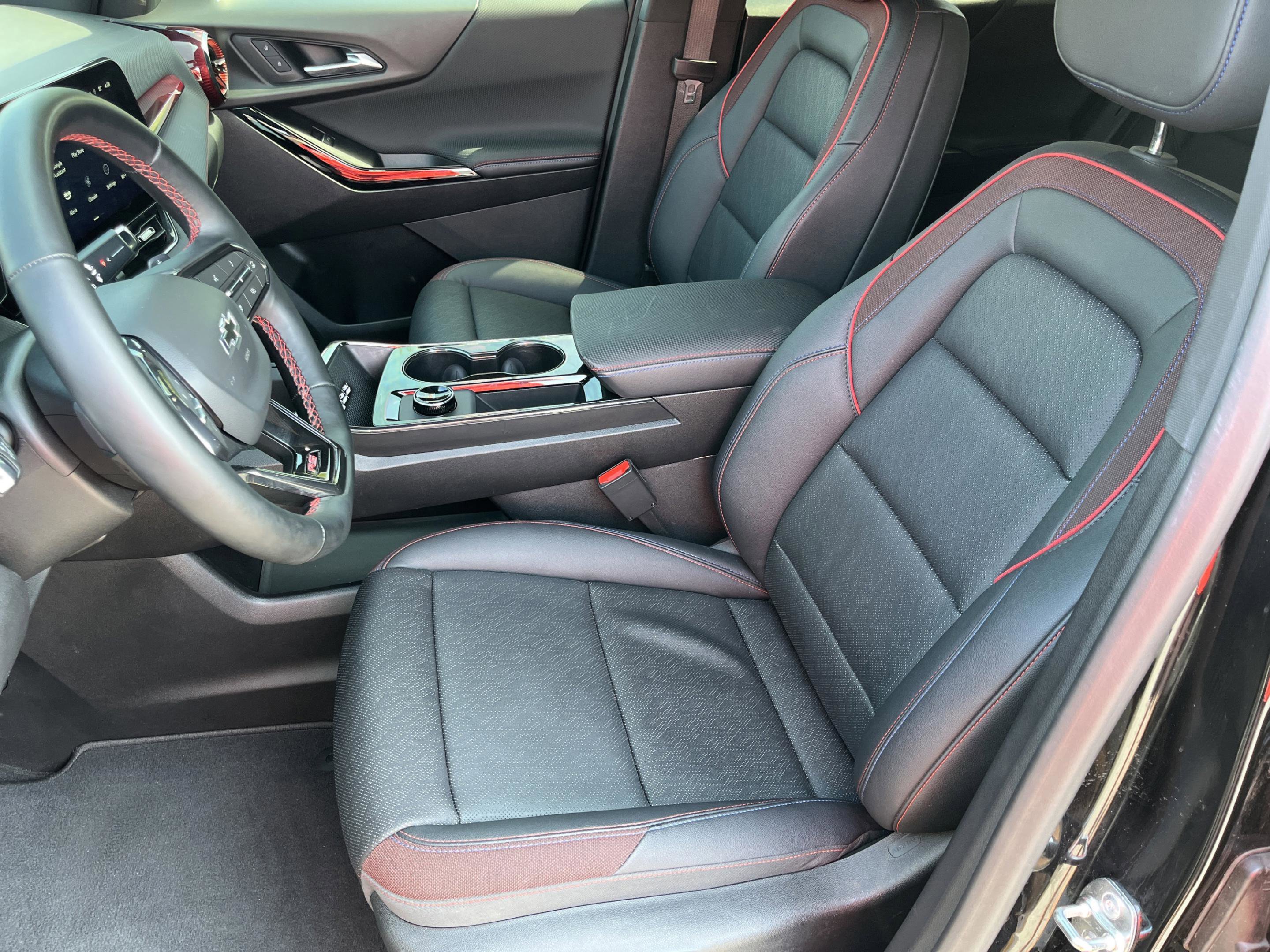 Used 2025 Chevrolet Equinox RS w/ Safety and Technology Package FWD image 15