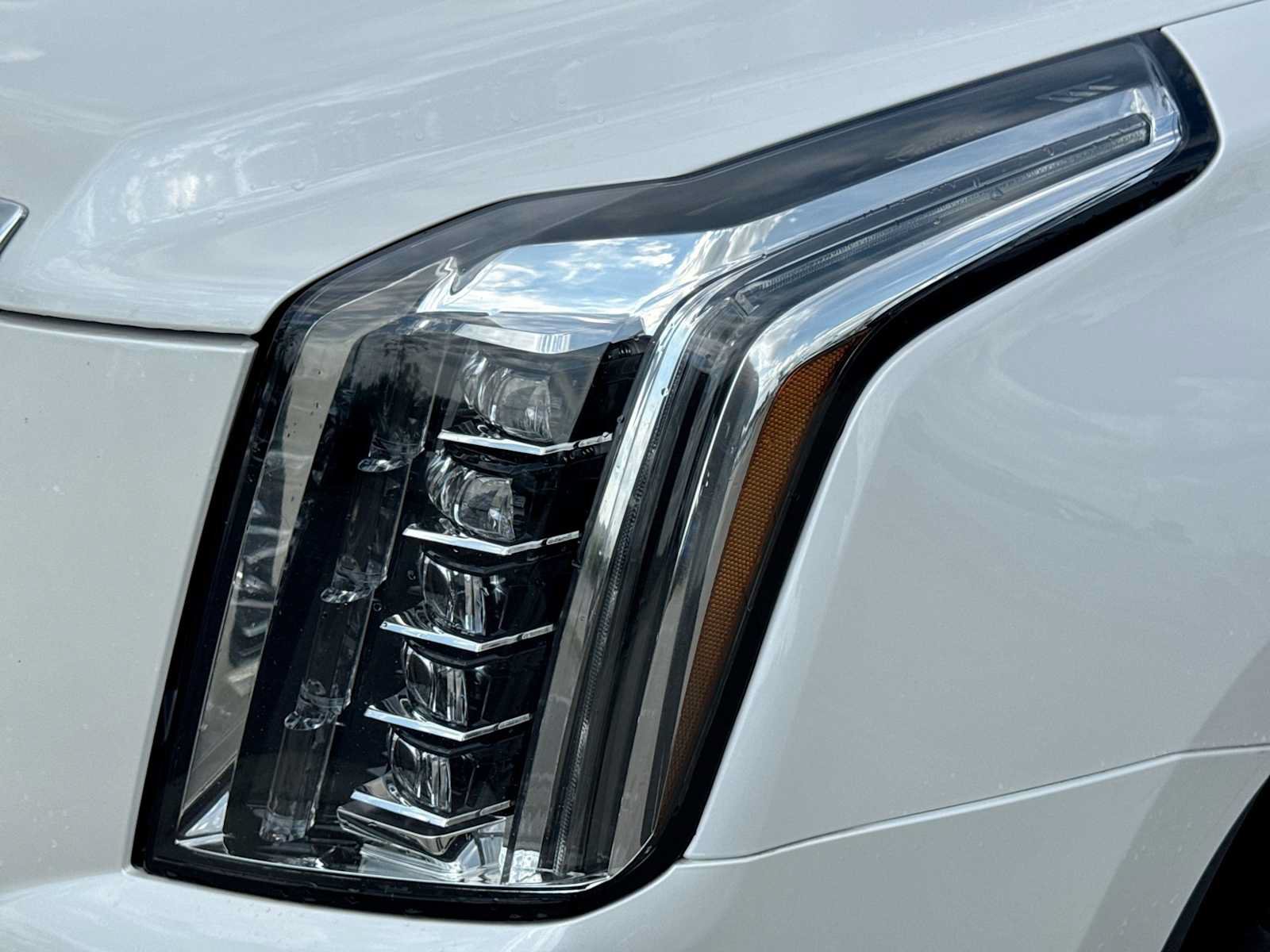 Used 2018 Cadillac Escalade ESV Platinum AWD/4WD image 10