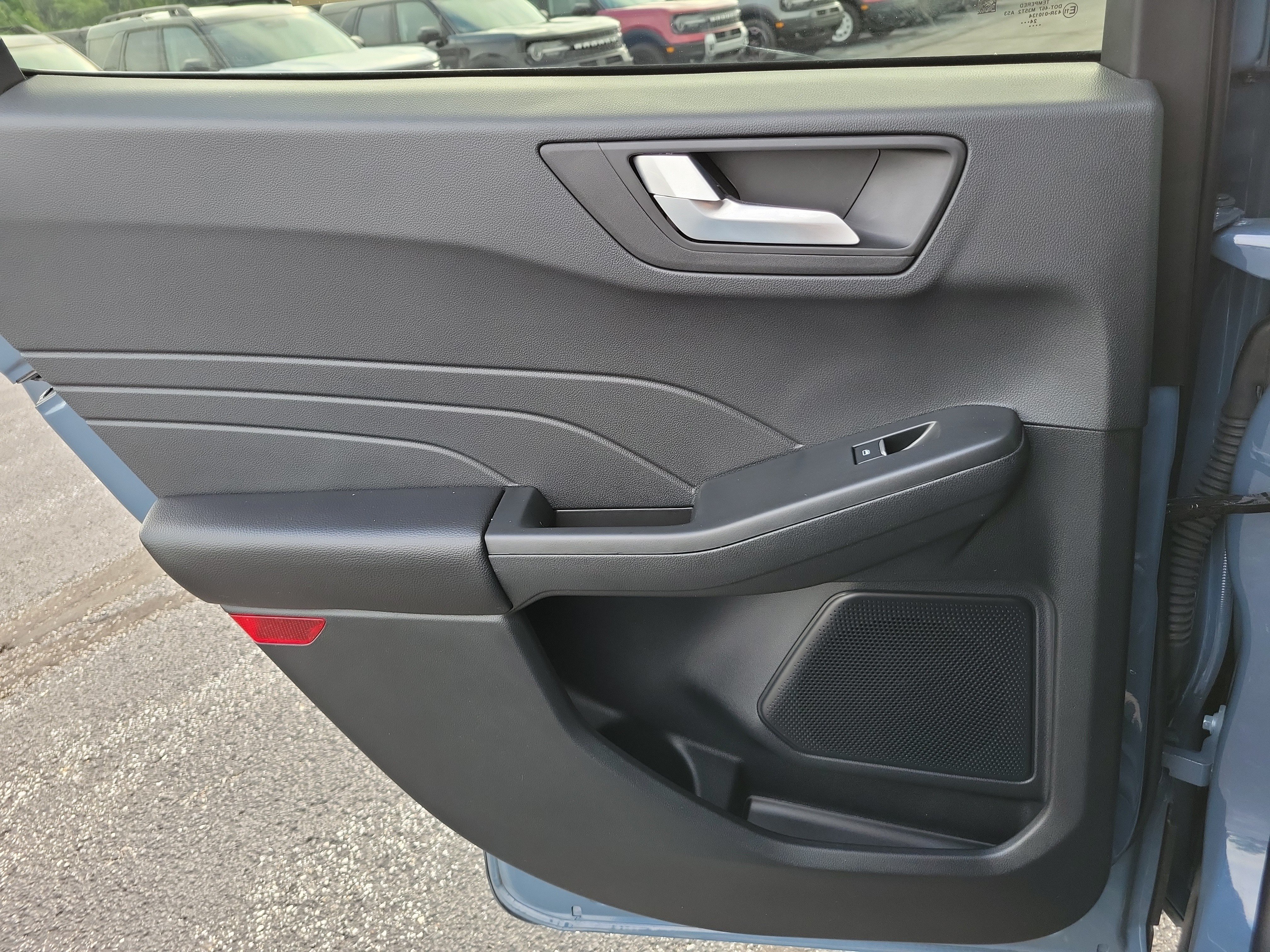 Used 2025 Ford Escape Platinum AWD/4WD image 18