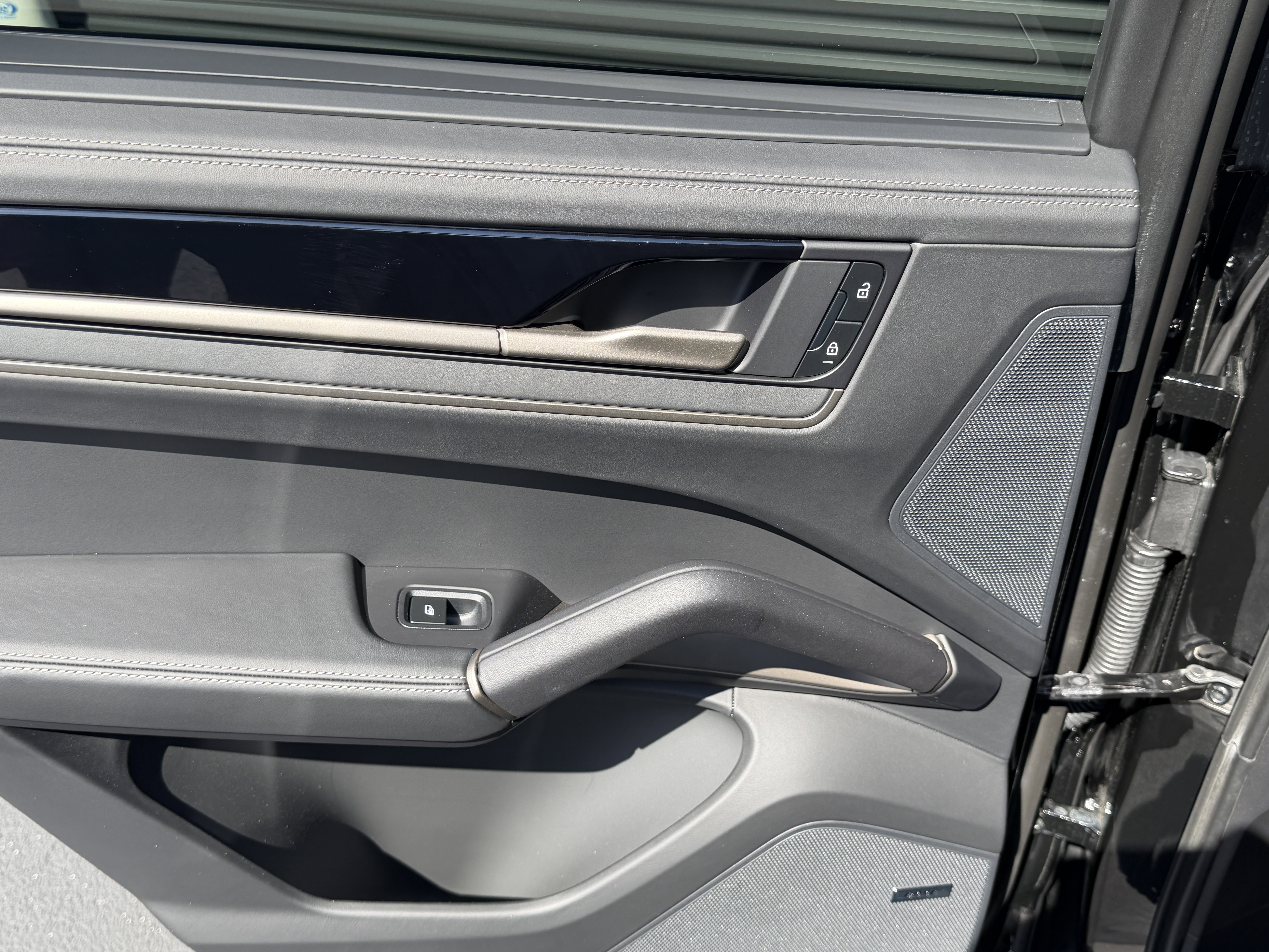 Used 2025 Porsche Cayenne Turbo image 14