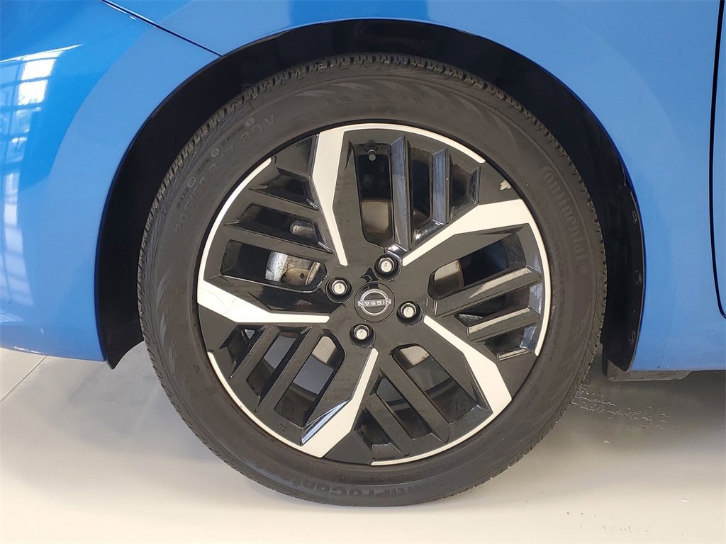 Used 2024 Nissan Versa SR image 9