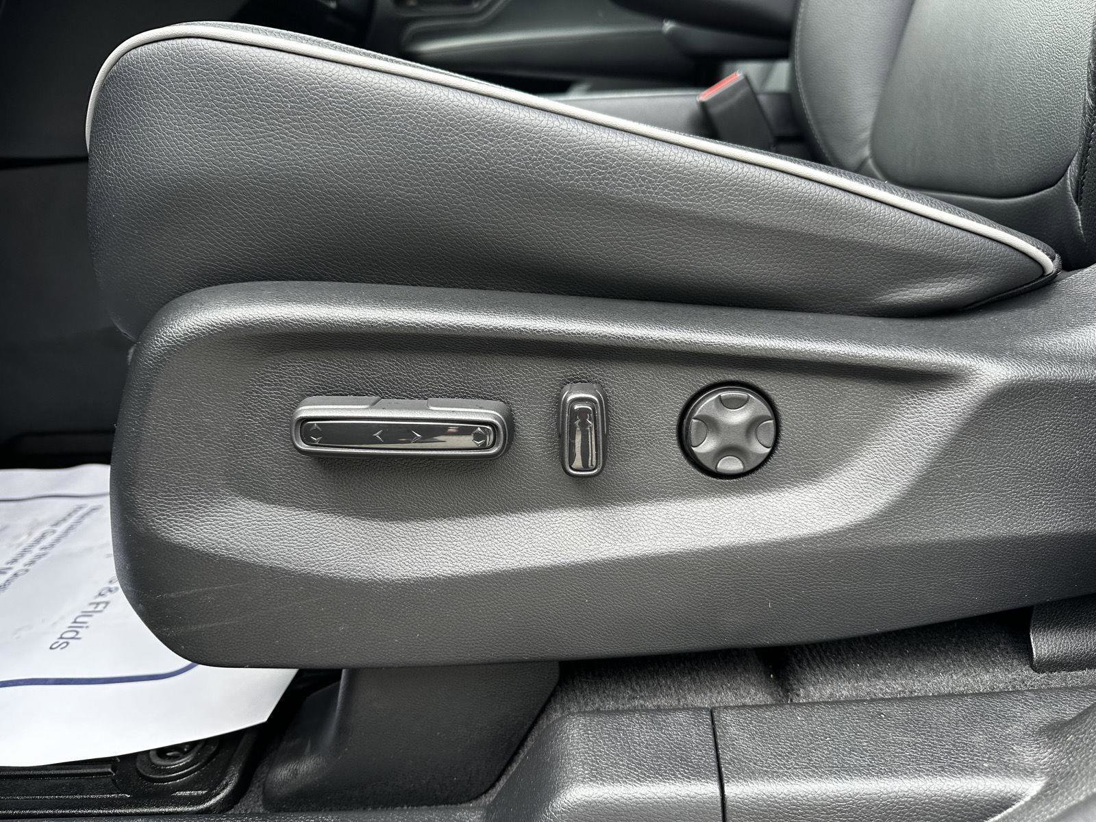 Certified 2025 Honda Odyssey Touring image 8