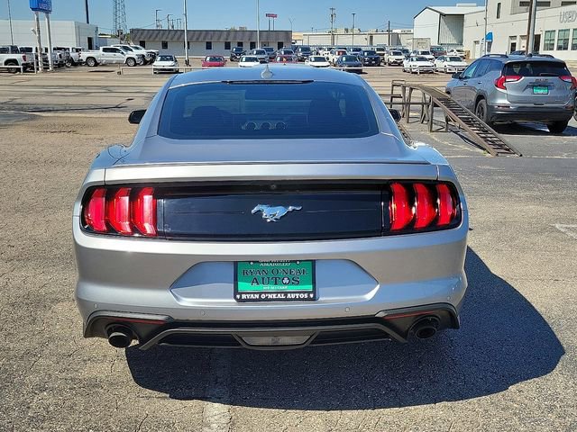 Used 2022 Ford Mustang Premium image 4