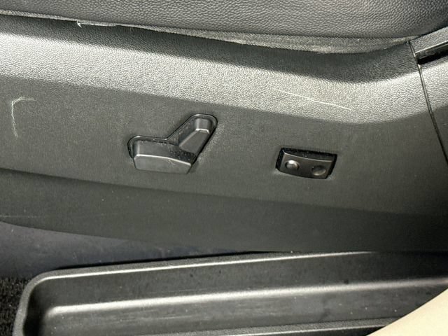Used 2017 Dodge Grand Caravan SXT FWD image 12