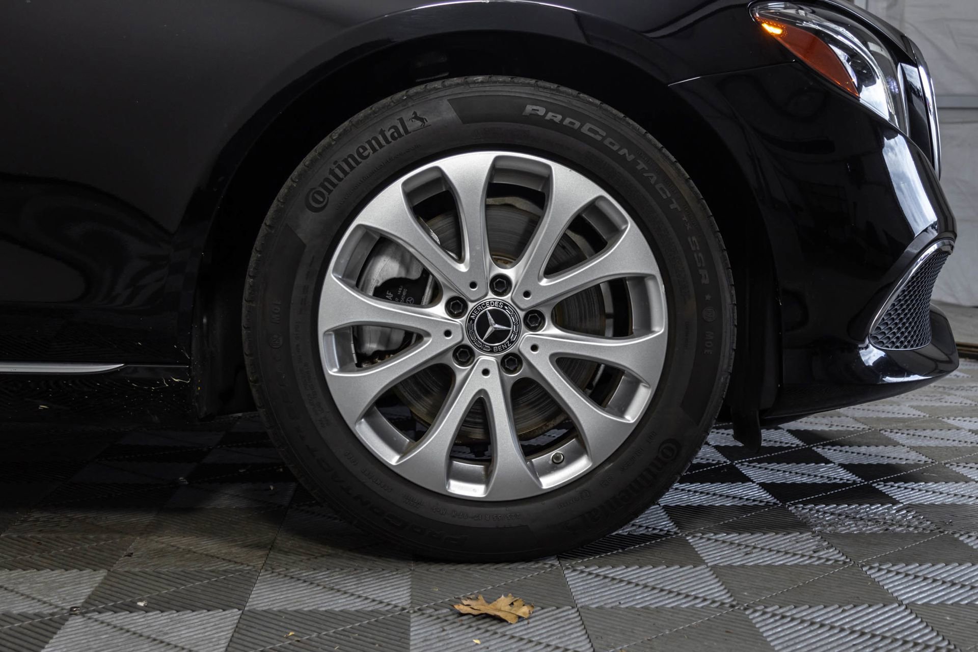 Used 2019 Mercedes-Benz E 300 4MATIC w/ Premium 1 Package image 45
