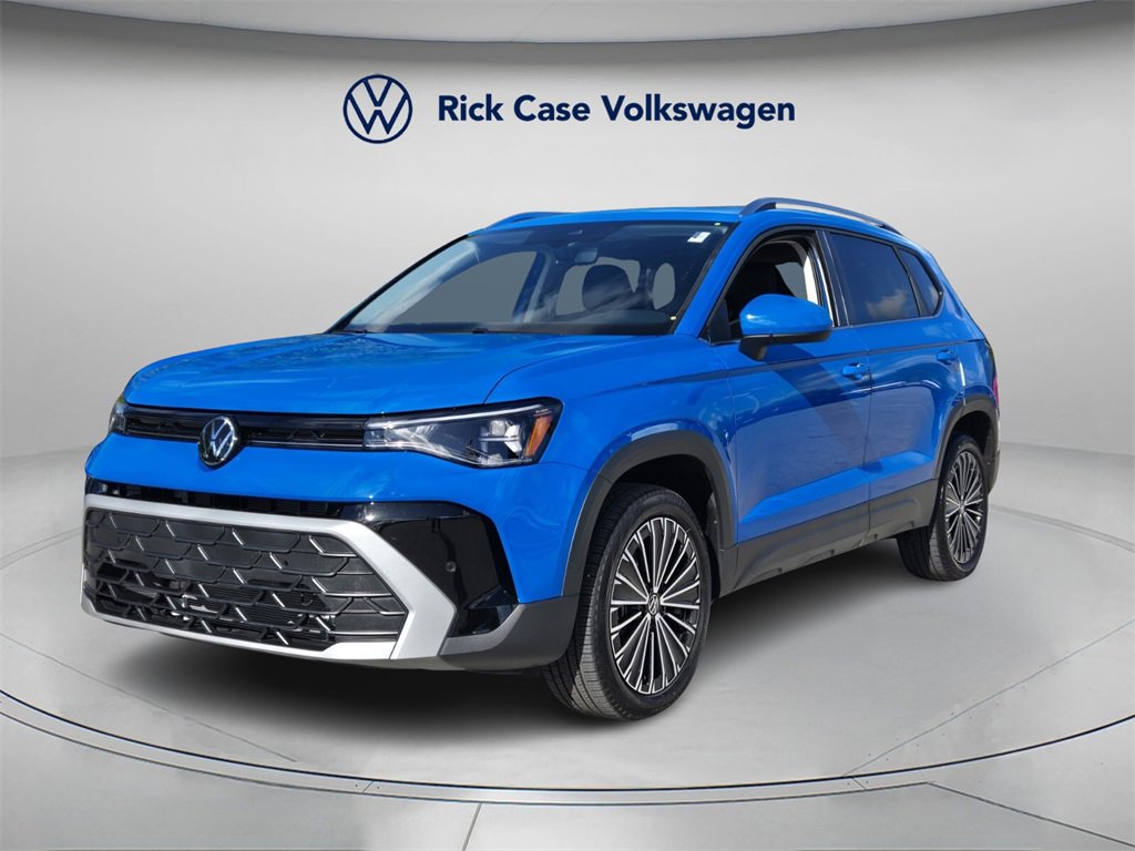 Certified 2025 Volkswagen Taos SE w/ Panoramic Sunroof Package image 8