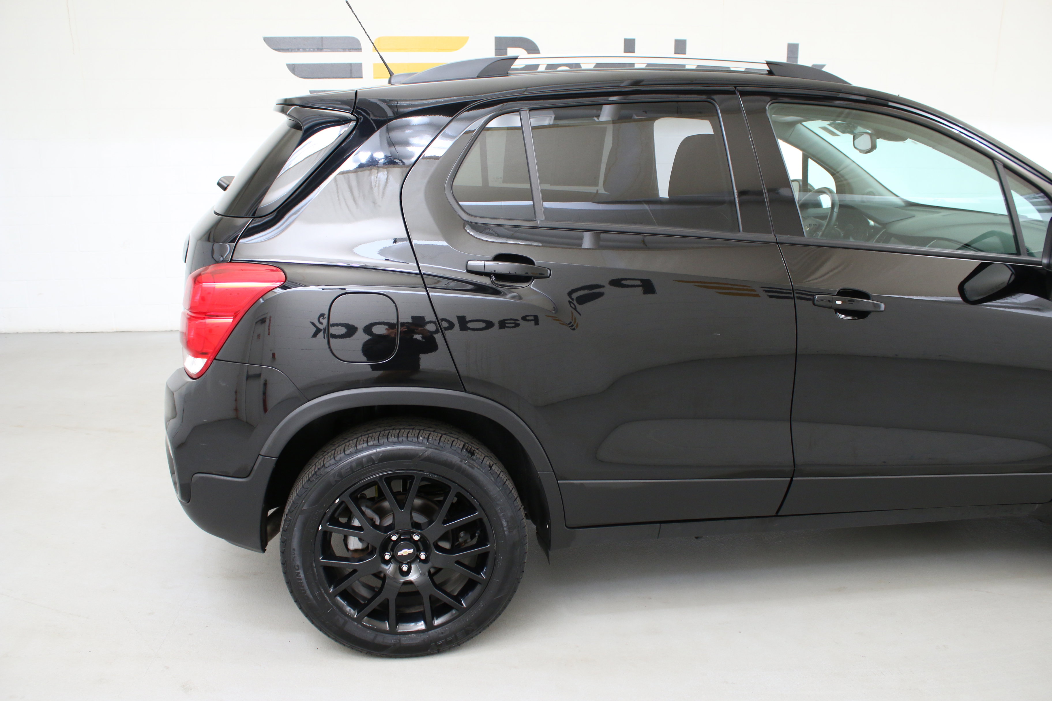 Used 2022 Chevrolet Trax LT w/ Midnight Edition image 10