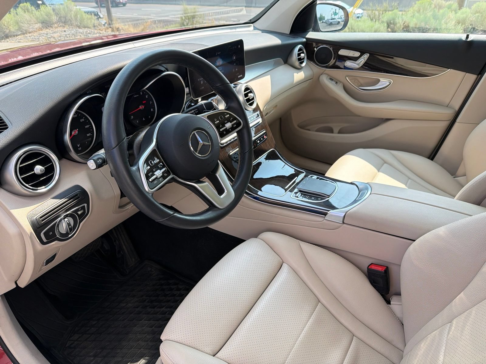 Used 2021 Mercedes-Benz GLC 300 4MATIC image 20