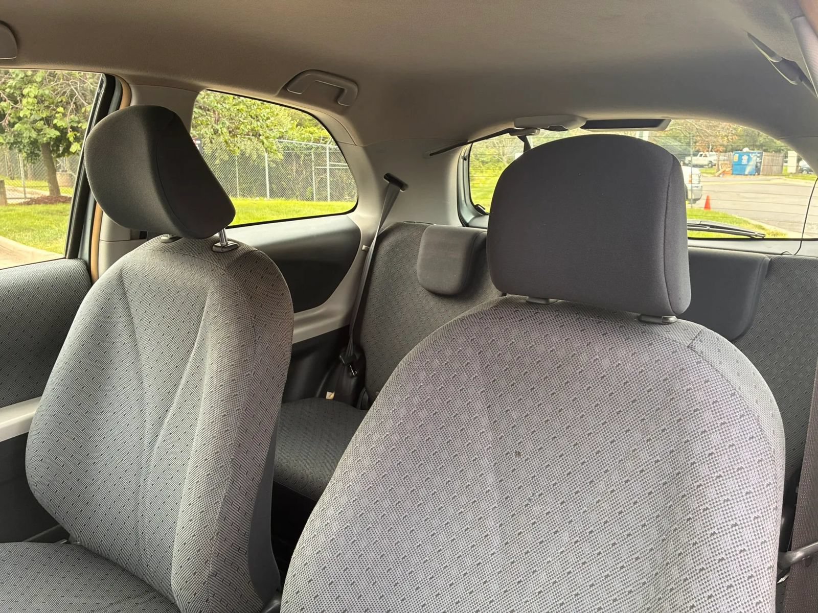 Used 2010 Toyota Yaris 2-Door Hatchback FWD image 18