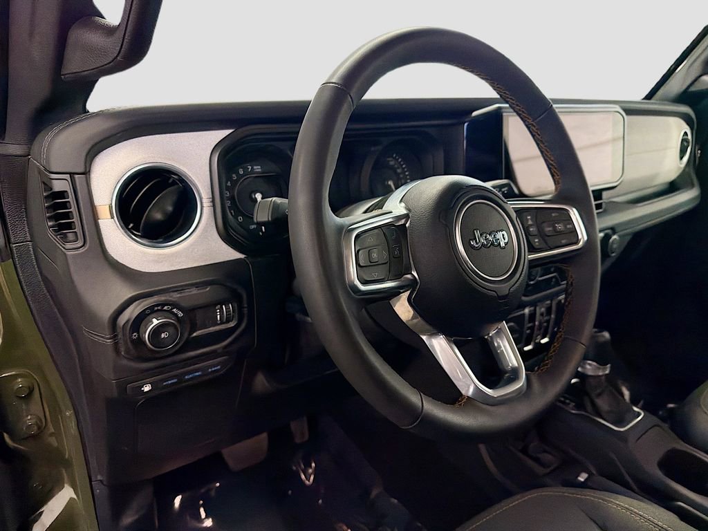 Used 2024 Jeep Wrangler Unlimited Sahara w/ Technology Group image 9