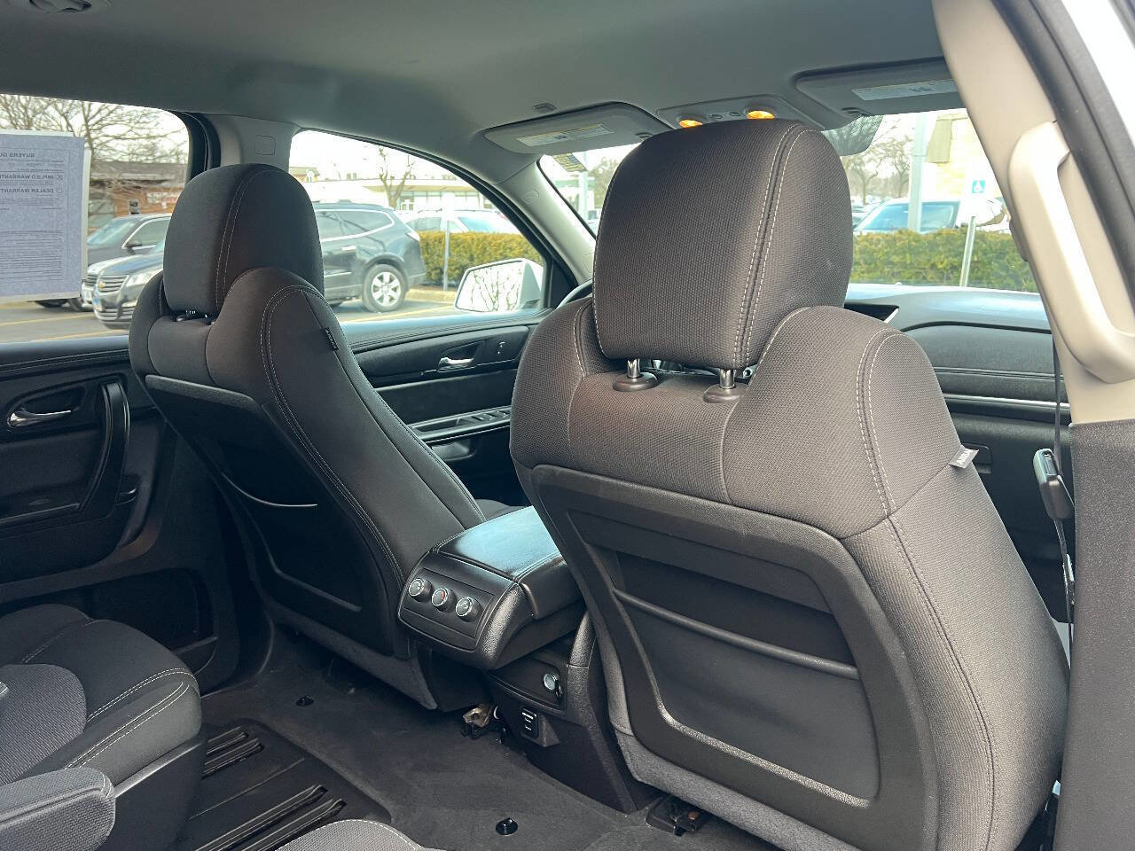 Used 2015 Chevrolet Traverse LT image 28