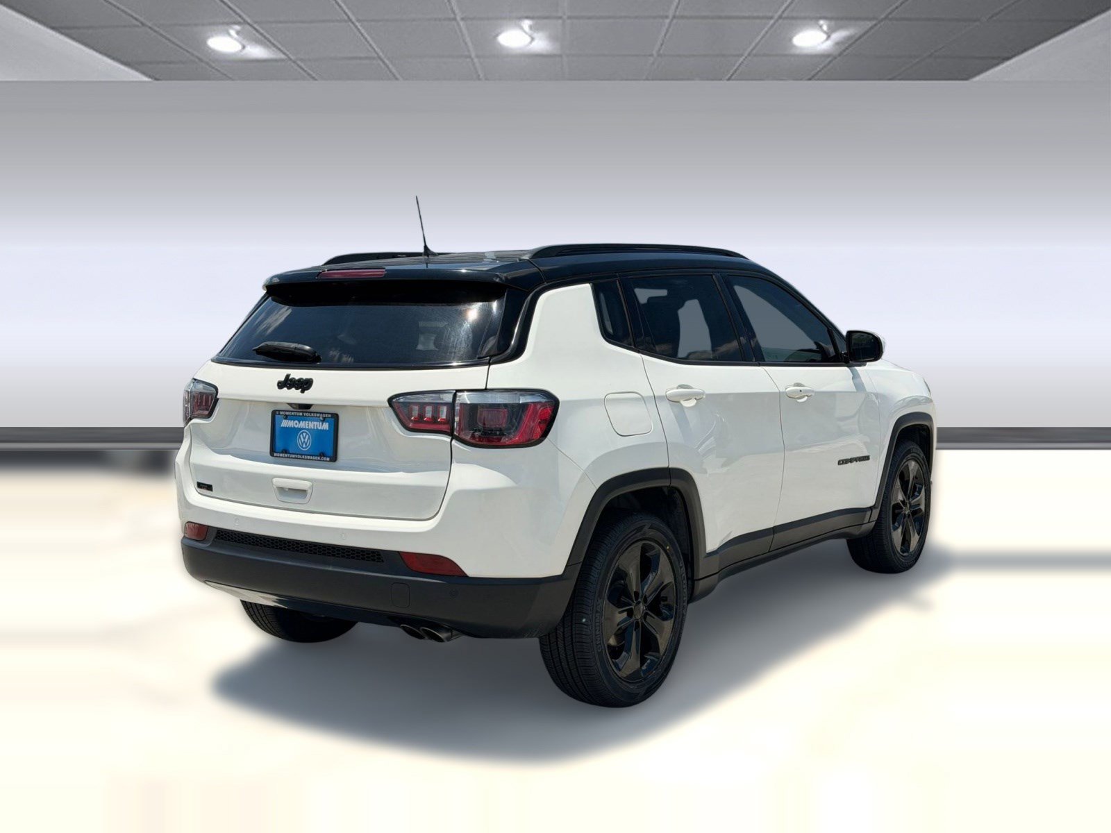 Used 2018 Jeep Compass Latitude FWD image 9