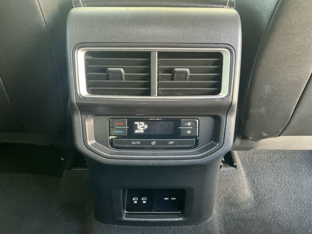 Used 2025 Volkswagen Atlas SE image 20