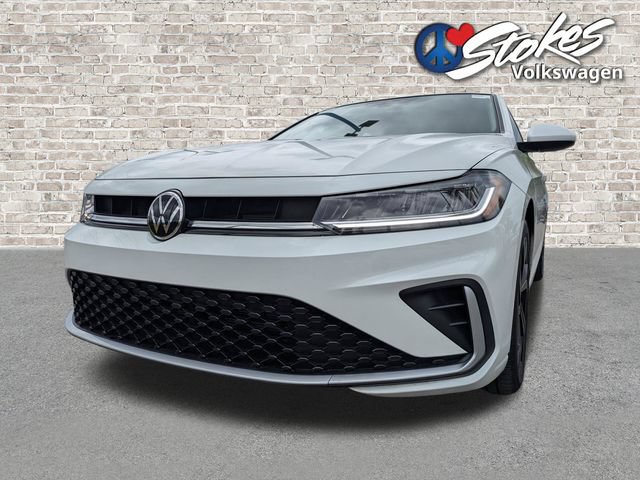 Certified 2025 Volkswagen Jetta SE FWD image 8
