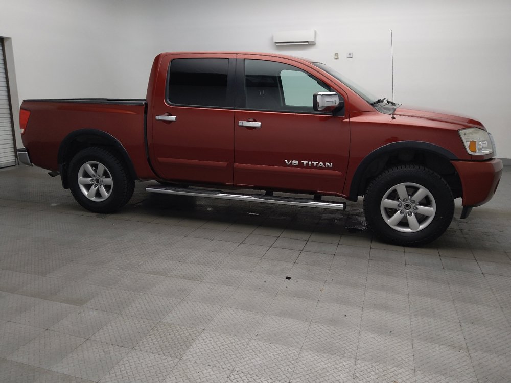 Used 2015 Nissan Titan SV RWD image 11