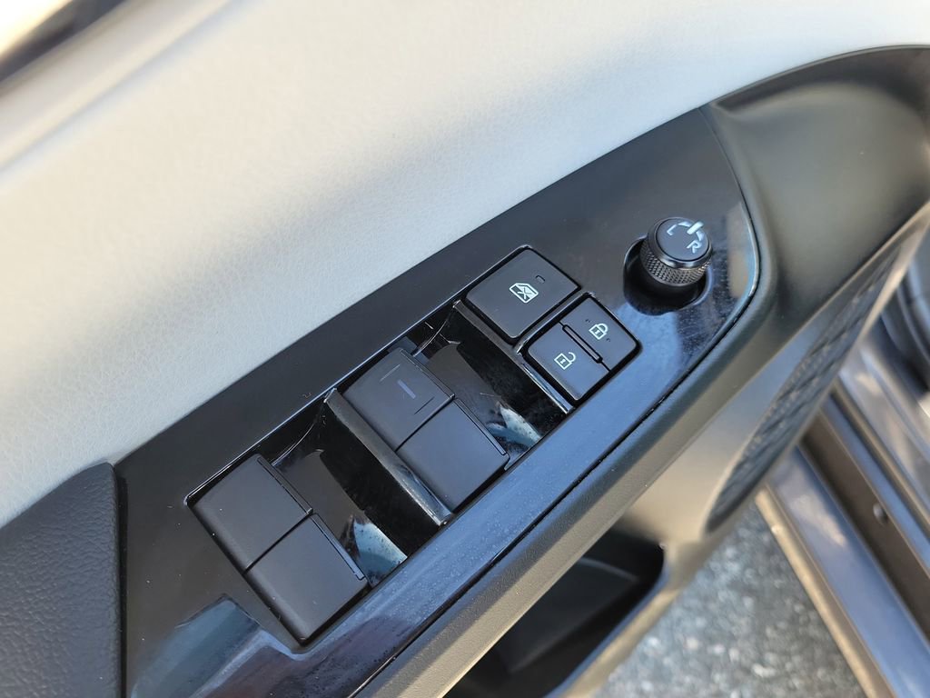 Used 2022 Toyota Prius Prime Limited image 19