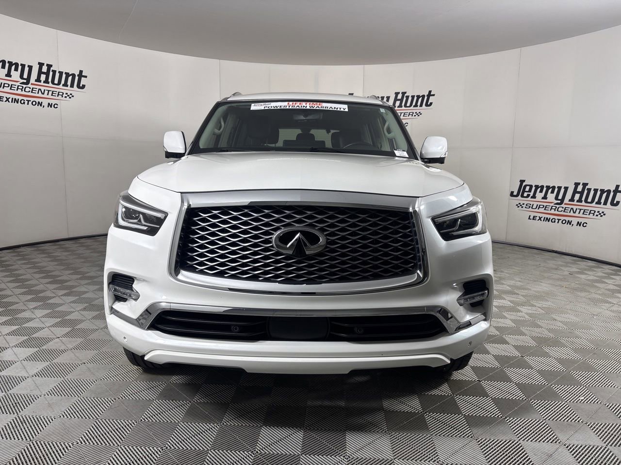 Used 2023 INFINITI QX80 Luxe w/ Cargo Package AWD/4WD image 3