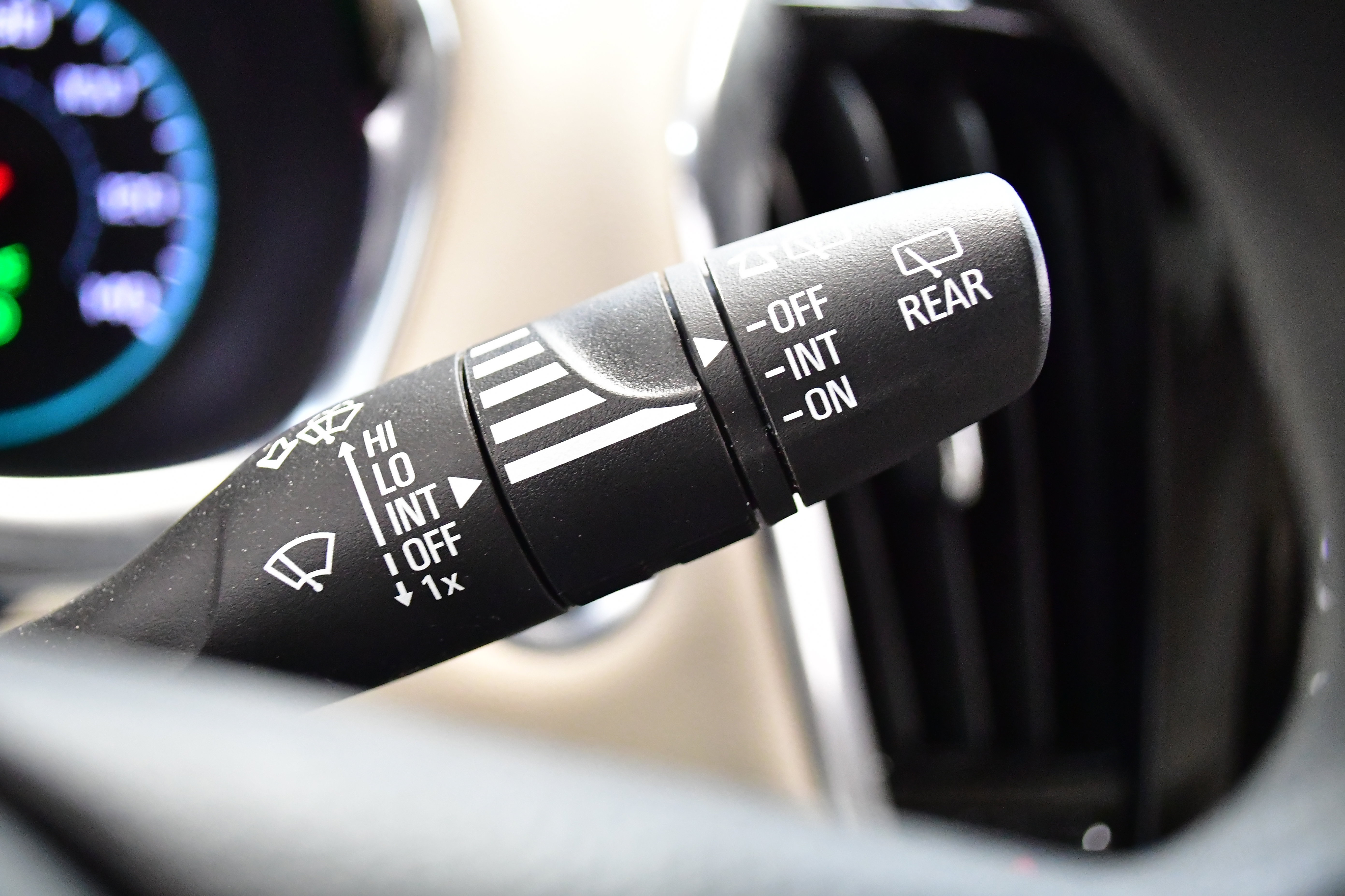 Used 2023 Chevrolet Traverse LS FWD image 22