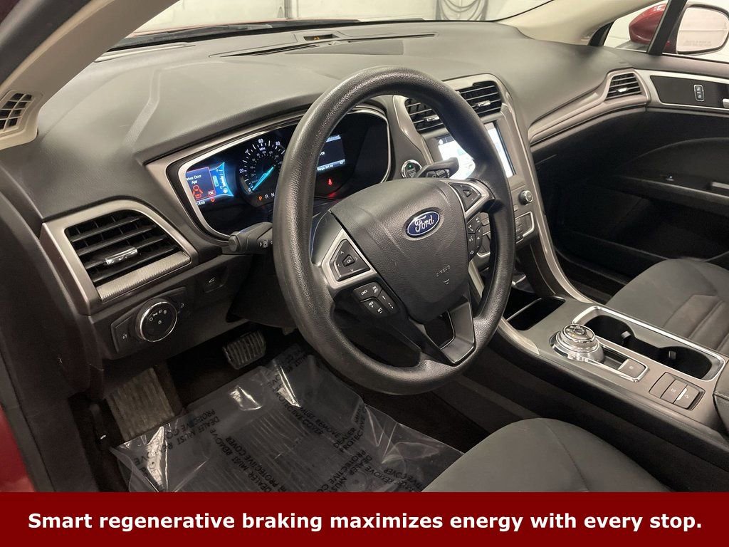 Used 2019 Ford Fusion SE image 4