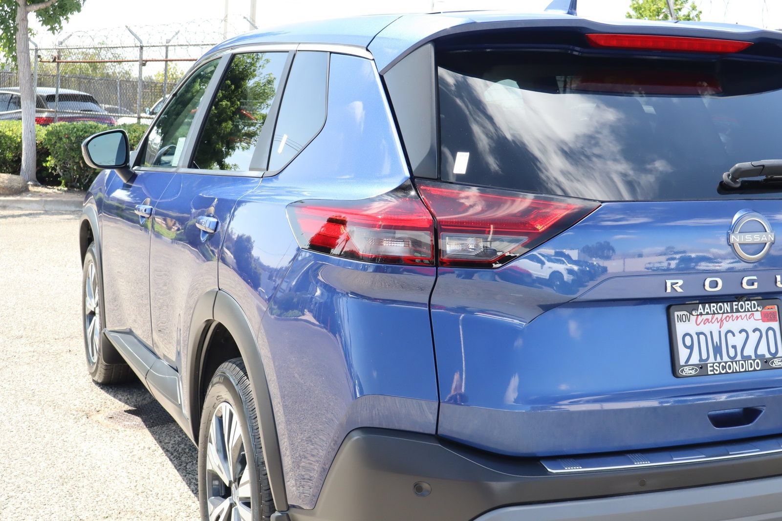 Used 2023 Nissan Rogue SV FWD image 16