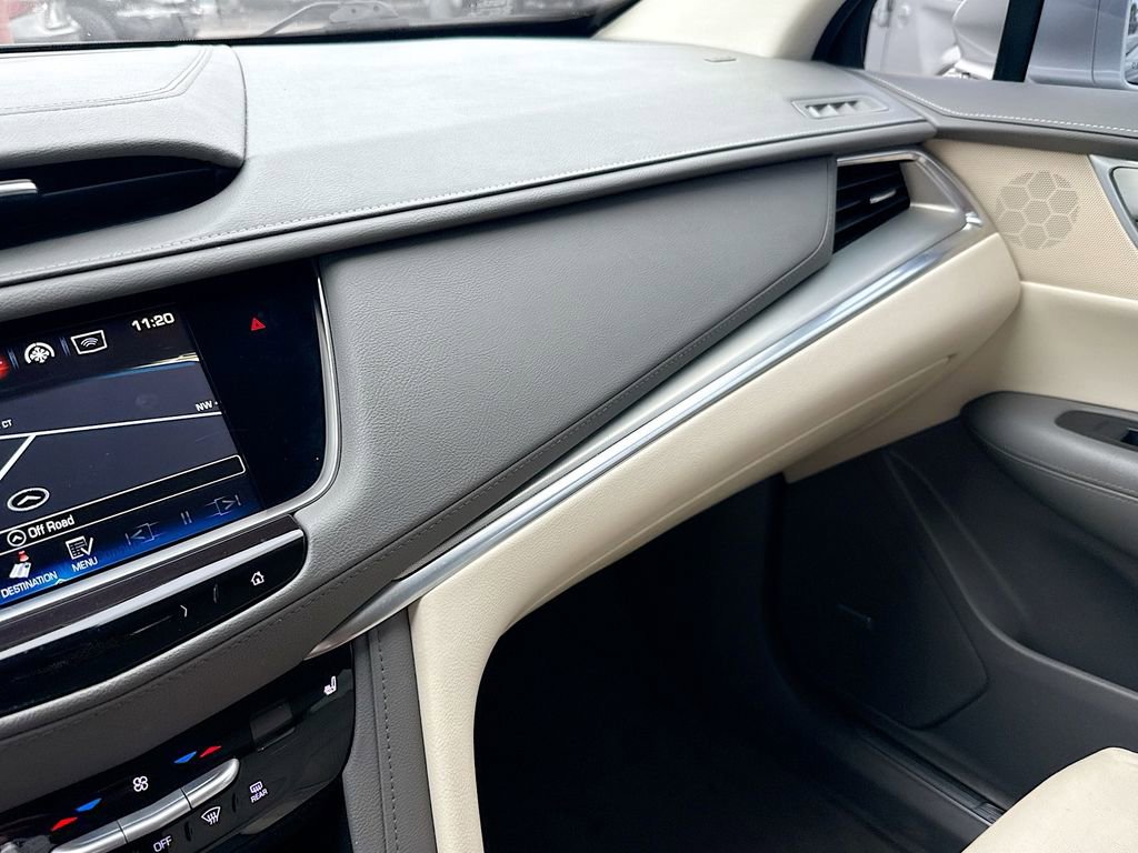 Used 2018 Cadillac XT5 Luxury w/ Driver Awareness Package image 18