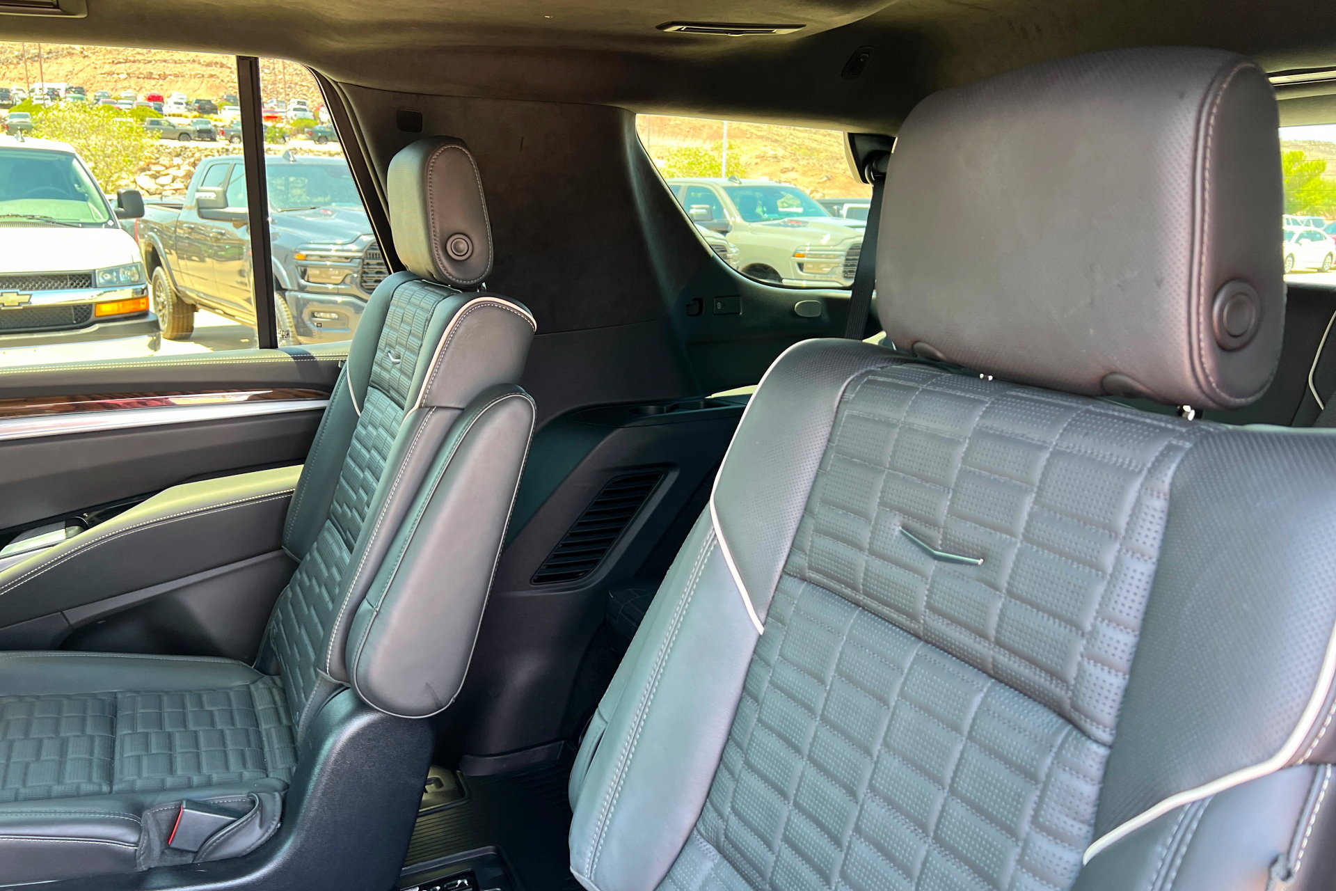 New 2025 Cadillac Escalade Sport Platinum w/ LPO, ONYX Package AWD/4WD image 21