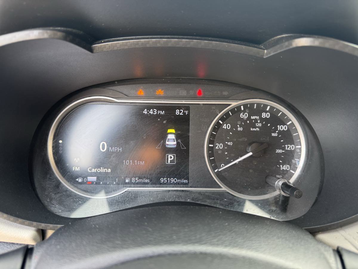 Used 2021 Nissan Versa SV FWD image 28