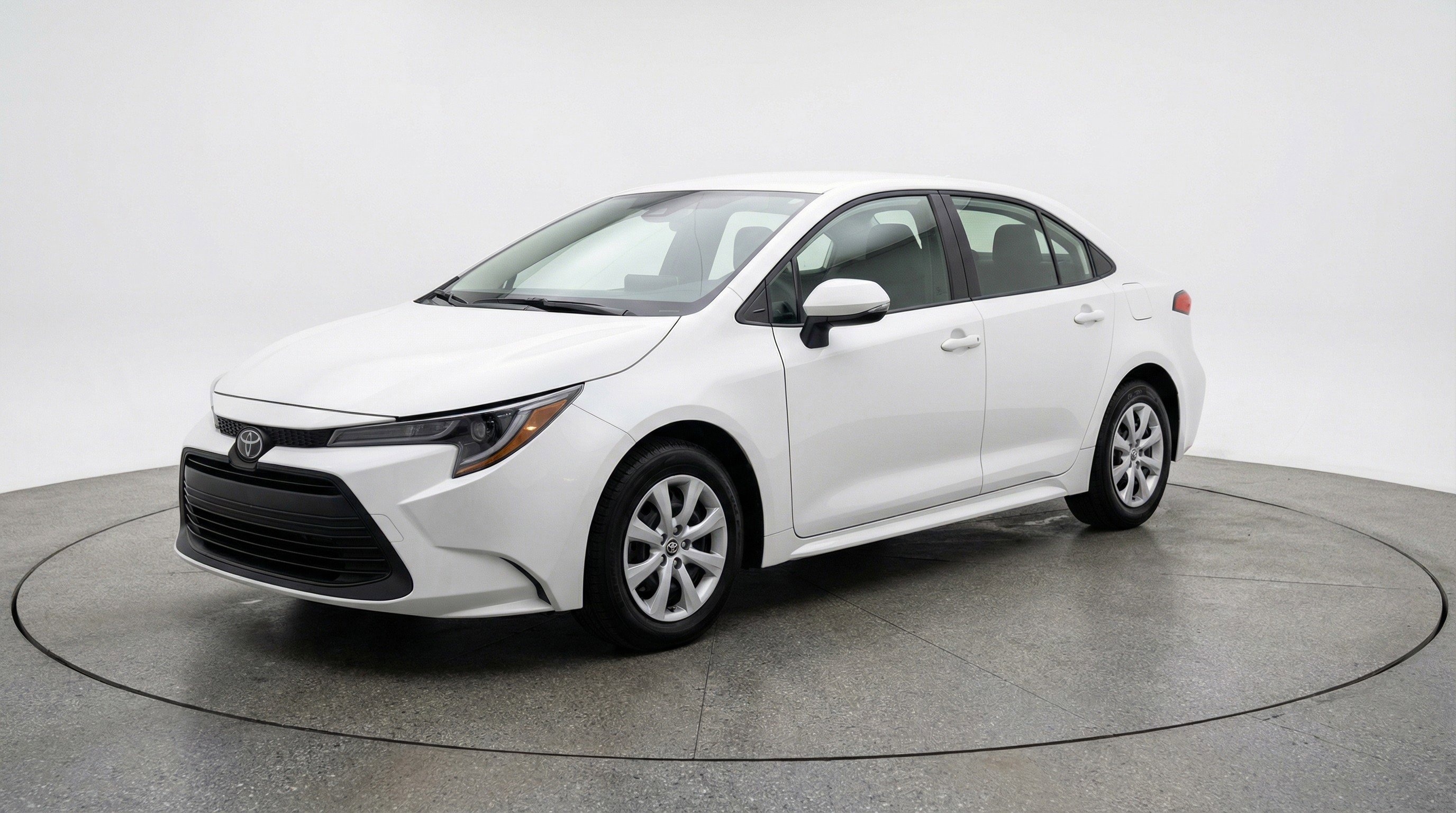 Used 2025 Toyota Corolla LE FWD image 3